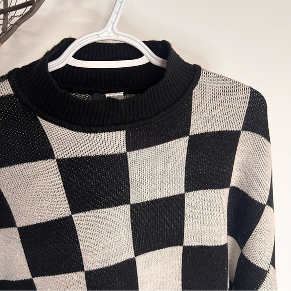 H&M (Divided) Colourblock Sweater Dress - Picture 5 of 6